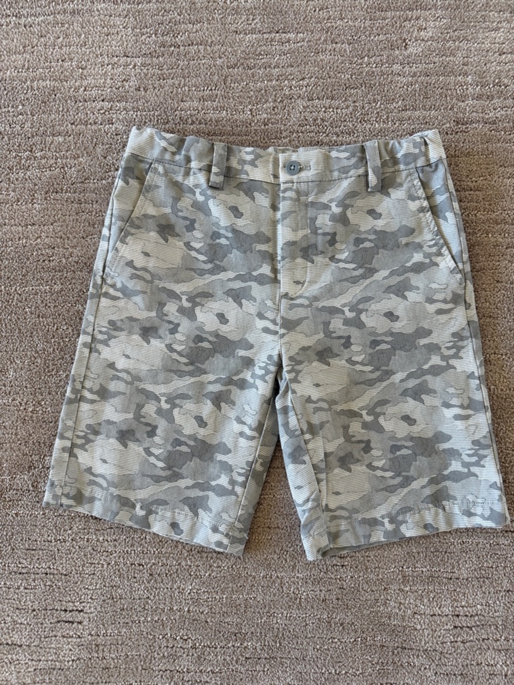 Boys Vineyard Vines Boys Performance Gray & White Camo Golf Shorts Size 12